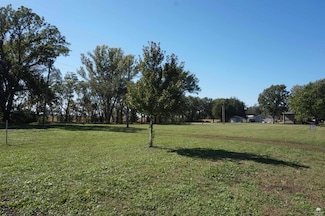 512 SE 6th St, Abilene, KS 67410