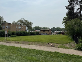 659 E Maple Ave, Mundelein, IL 60060