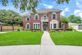 4611 Bermuda Dr, Sugar Land, TX 77479