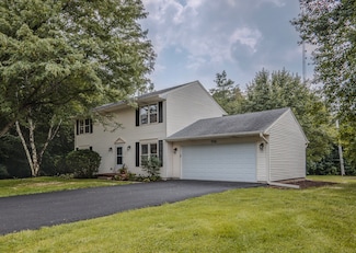 1936 South St, Geneva, IL 60134