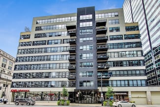 130 S Canal St Unit 822, Chicago, IL 60606