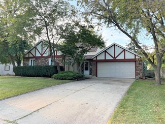 1008 Abbey Dr Unit 5, Crystal Lake, IL 60014