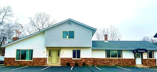 4646 S 124th St, Greenfield, WI 53228