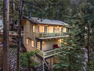 1019 Jungfrau Dr, Crestline, CA 92325