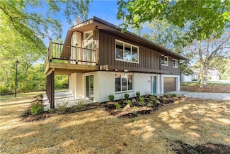 19419 Fowles Rd, Middleburg Heights, OH 44130