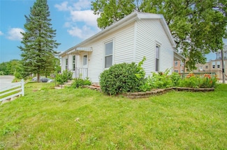 59 E Washington St, Winterset, IA 50273