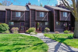 10 Thornhill Rd, Stratham, NH 03885