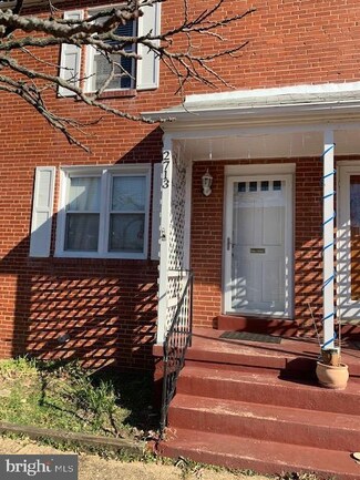2713 S Uhle St, Arlington, VA 22206