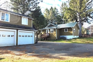 600 Pine St, Athens, WI 54411