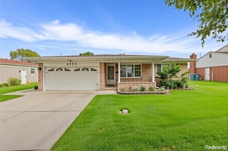 30232 Austin Dr, Warren, MI 48092