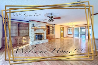 310 E Park Manor Dr, Lake Charles, LA 70611