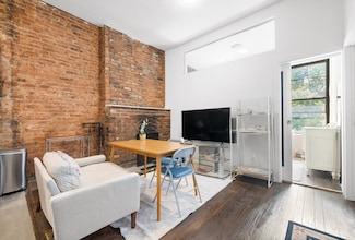 309 W 29th St Unit 2-F, New York, NY 10001