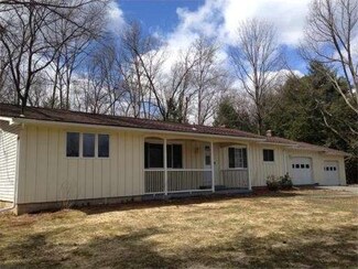 12 Helen Dr, Southampton, MA 01073