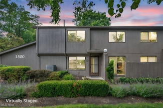 1500 Cedarwood Dr Unit 1-D, Westlake, OH 44145