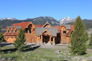 569 Cinnabar Basin Rd, Gardiner, MT 59030