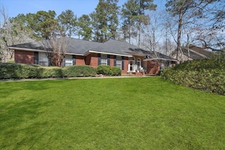 521 Green Hills Dr, Hattiesburg, MS 39402