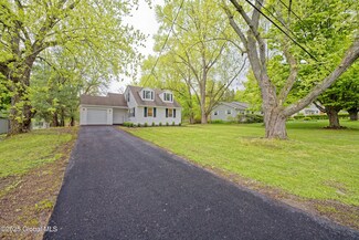 3 Sunset Dr, Altamont, NY 12009