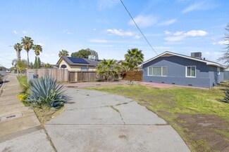 982 Davis St, Hanford, CA 93230
