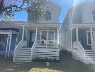 709 Ball St, Galveston, TX 77550