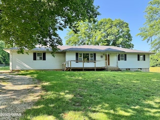 1604 E Chestnut St, Carthage, MO 64836