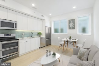 2721 N Howard St Unit E, Philadelphia, PA 19133