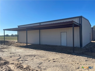 1080 Whisper Rd, Luling, TX 78648