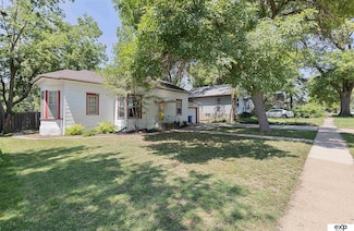 2313 S 11th St, Lincoln, NE 68502