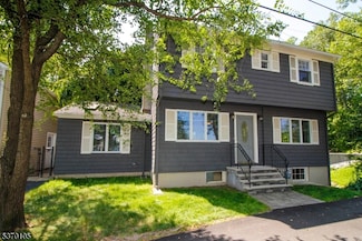 88 E Shore Rd, Denville, NJ 07834