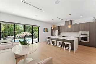 3132 Plaza St, Coconut Grove, FL 33133