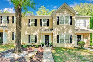 2208 Winthrop Chase Dr, Charlotte, NC 28212