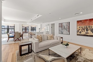 300 Boylston St Unit 907, Boston, MA 02116