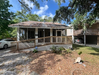 907 Lafayette Ave, Pascagoula, MS 39567