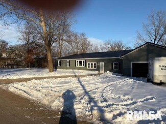 79 Lakeside Dr Unit 1, Chatham, IL 62629
