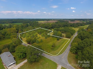 000 Putnam Lake Rd, Kings Mountain, NC 28086