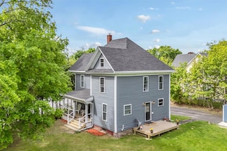 727 Hammond St, Bangor, ME 04401