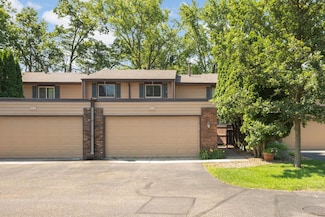 4757 Spring Cir, Minnetonka, MN 55345