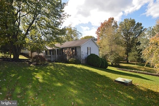 1 Marlin Dr, Stevens, PA 17578