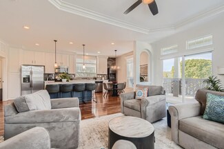 4870 1/2 Old Cliffs Rd, San Diego, CA 92120