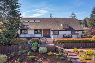 1075 Deanna Dr, Menlo Park, CA 94025