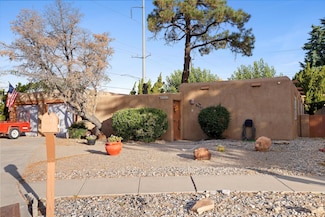 8501 Bellehaven Place NE, Albuquerque, NM 87112