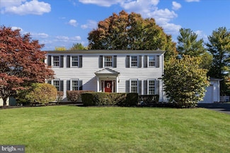 8 Laurel Wood Dr, Lawrence Township, NJ 08648