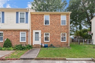 121 Elmhurst Ct, Portsmouth, VA 23701