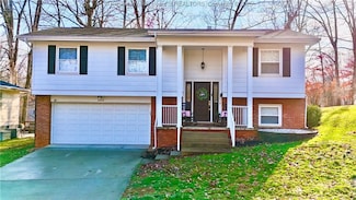 2300 S Walnut Dr, Saint Albans, WV 25177