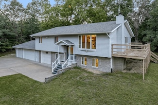 W8325 Larson Ln, New Lisbon, WI 53950
