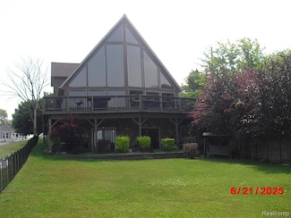 1907 Riverside Dr, Port Huron, MI 48060