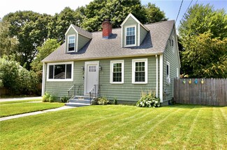 17 Tarleton St, Warwick, RI 02889