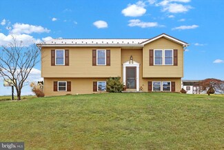 1274 Courtney Dr, Chambersburg, PA 17201