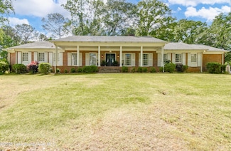 2211 Clubview Dr, Alexander City, AL 35010