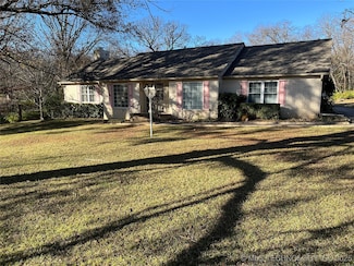 2000 Woodland Dr, Ada, OK 74820