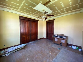 705 E Madison Ave, Iola, KS 66749